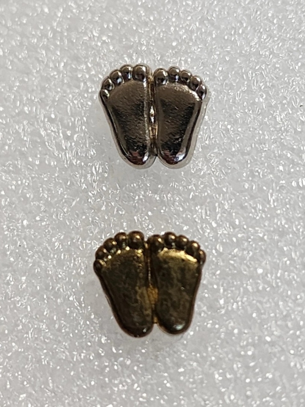 Vintage 1979 Baby Feet Pins Lot of 2 Gold Tone & Silver Tone